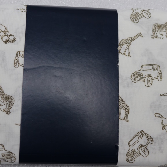 AN ORIGINAL PENGUIN SAFARI ANIMALS GEAR STANDARD PILLOWCASES-BROWN/WHITE-NEW S/2 - Picture 2 of 4